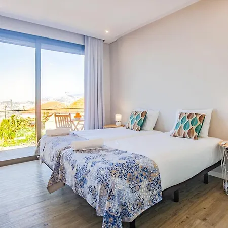 Villa Sleeps 6 With Pool Air Con And Wifi
