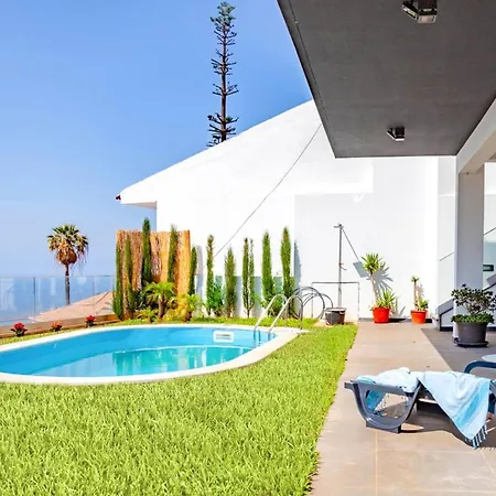 Sleeps 6 With Pool Air Con And Wifi Villa *